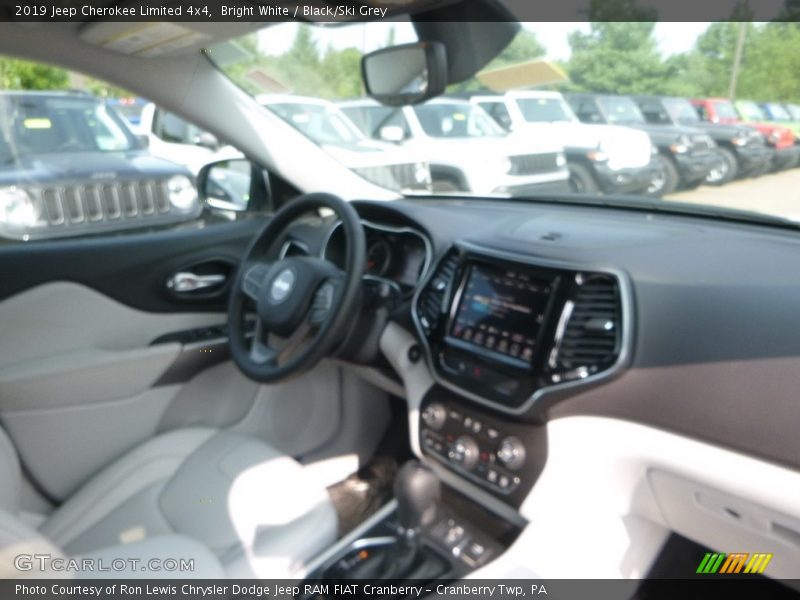 Bright White / Black/Ski Grey 2019 Jeep Cherokee Limited 4x4
