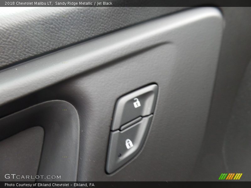 Sandy Ridge Metallic / Jet Black 2018 Chevrolet Malibu LT