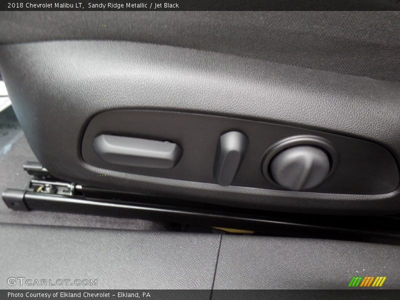 Sandy Ridge Metallic / Jet Black 2018 Chevrolet Malibu LT
