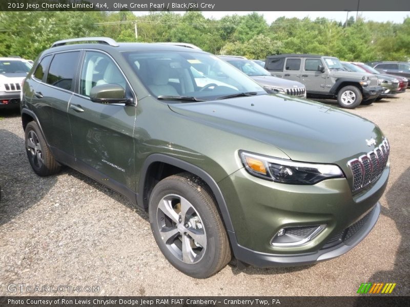 Olive Green Pearl / Black/Ski Grey 2019 Jeep Cherokee Limited 4x4