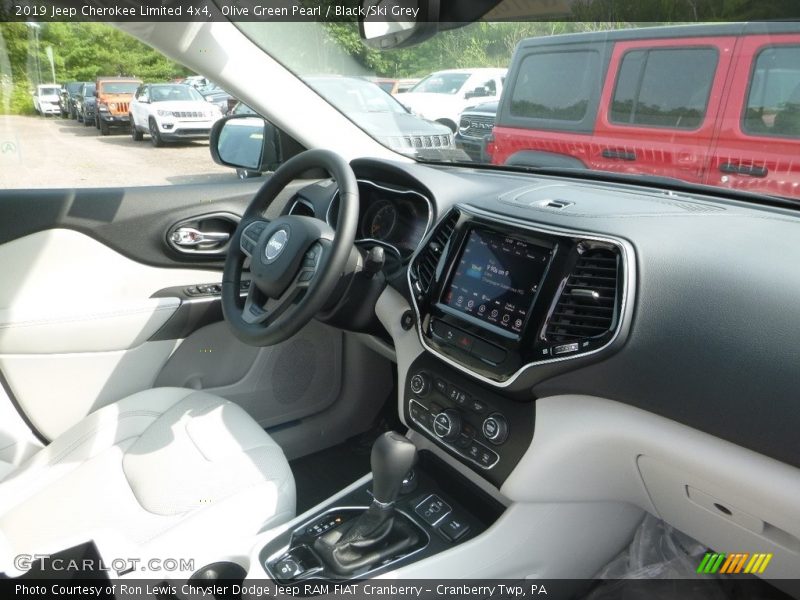 Olive Green Pearl / Black/Ski Grey 2019 Jeep Cherokee Limited 4x4