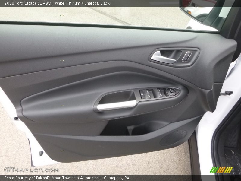 White Platinum / Charcoal Black 2018 Ford Escape SE 4WD