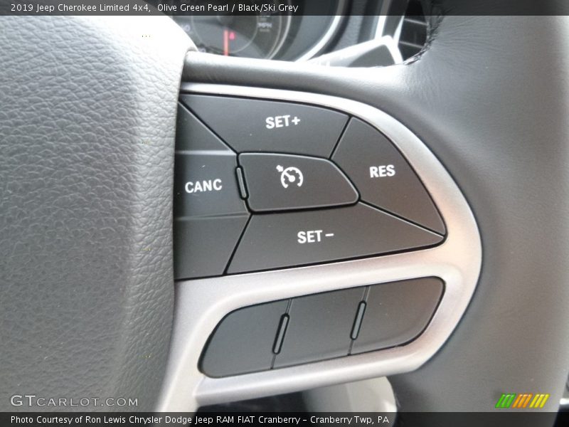 Olive Green Pearl / Black/Ski Grey 2019 Jeep Cherokee Limited 4x4