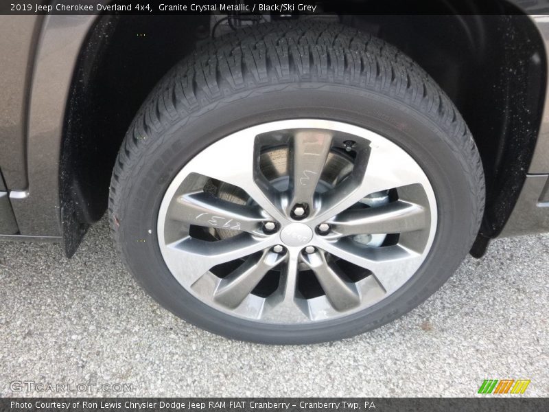 Granite Crystal Metallic / Black/Ski Grey 2019 Jeep Cherokee Overland 4x4