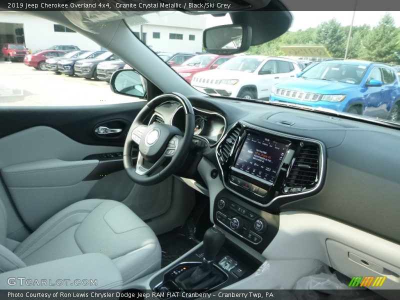 Granite Crystal Metallic / Black/Ski Grey 2019 Jeep Cherokee Overland 4x4