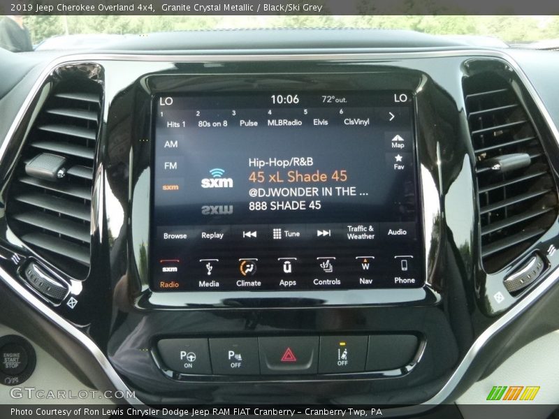 Granite Crystal Metallic / Black/Ski Grey 2019 Jeep Cherokee Overland 4x4