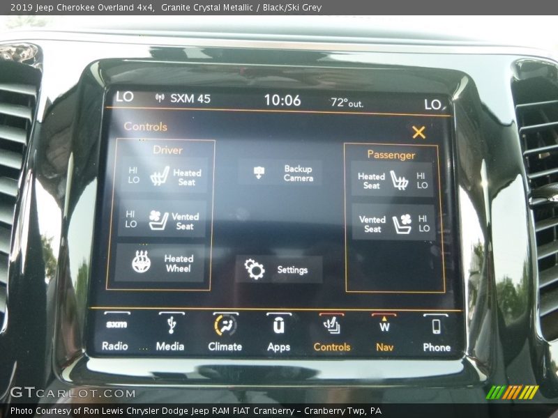 Granite Crystal Metallic / Black/Ski Grey 2019 Jeep Cherokee Overland 4x4