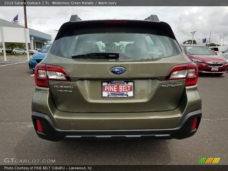 Wilderness Green Metallic / Warm Ivory 2019 Subaru Outback 2.5i