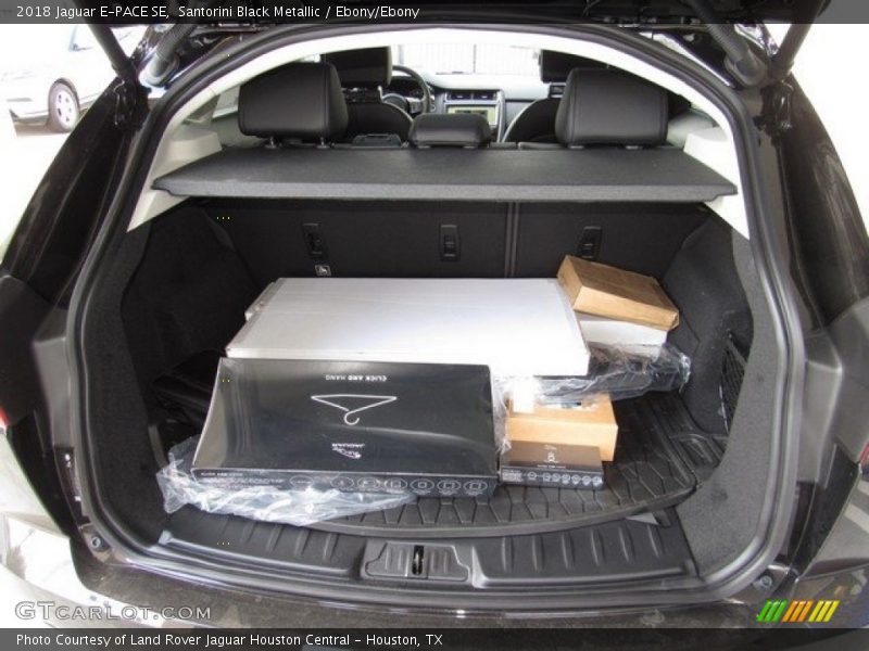 Santorini Black Metallic / Ebony/Ebony 2018 Jaguar E-PACE SE