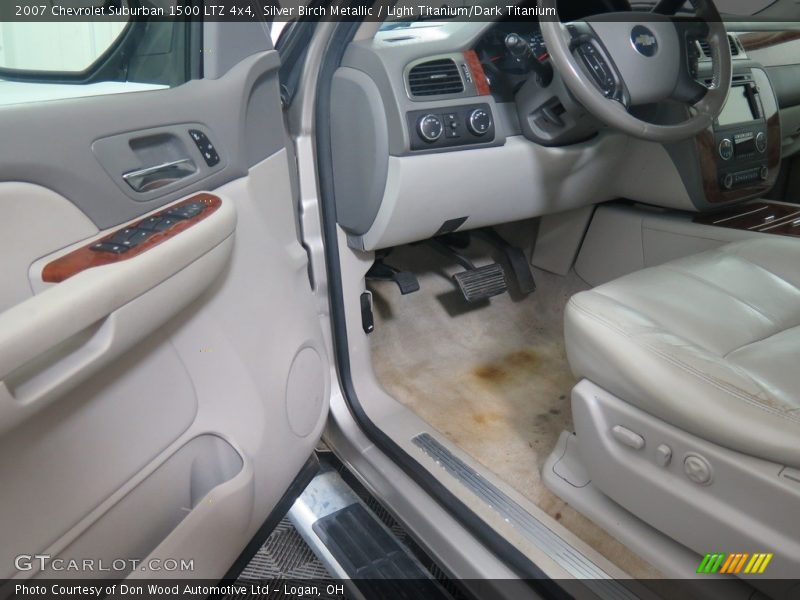 Silver Birch Metallic / Light Titanium/Dark Titanium 2007 Chevrolet Suburban 1500 LTZ 4x4