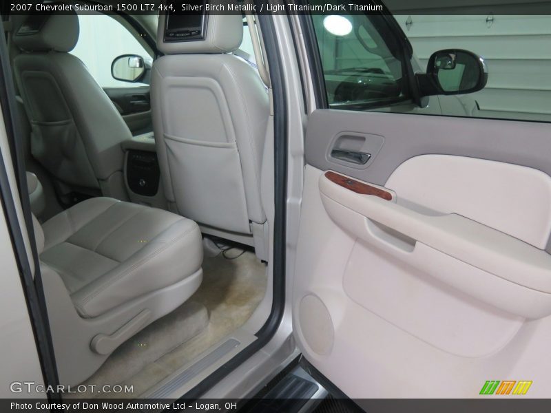 Silver Birch Metallic / Light Titanium/Dark Titanium 2007 Chevrolet Suburban 1500 LTZ 4x4