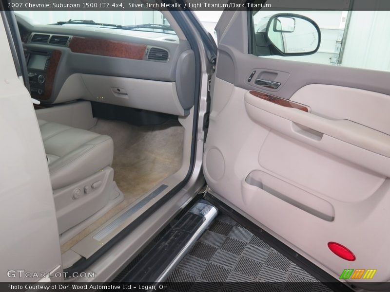 Silver Birch Metallic / Light Titanium/Dark Titanium 2007 Chevrolet Suburban 1500 LTZ 4x4