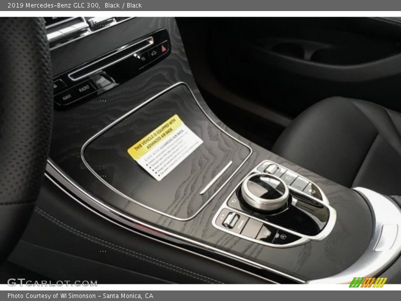 Black / Black 2019 Mercedes-Benz GLC 300