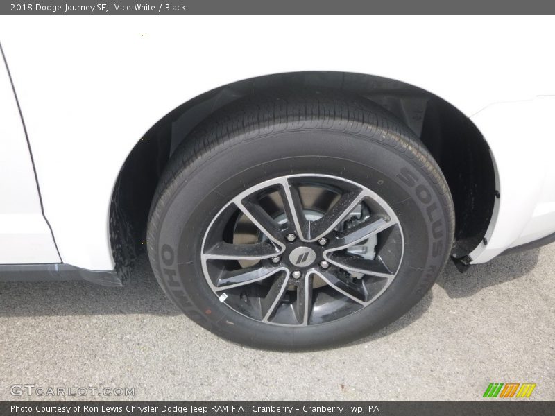 Vice White / Black 2018 Dodge Journey SE
