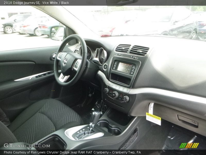 Vice White / Black 2018 Dodge Journey SE