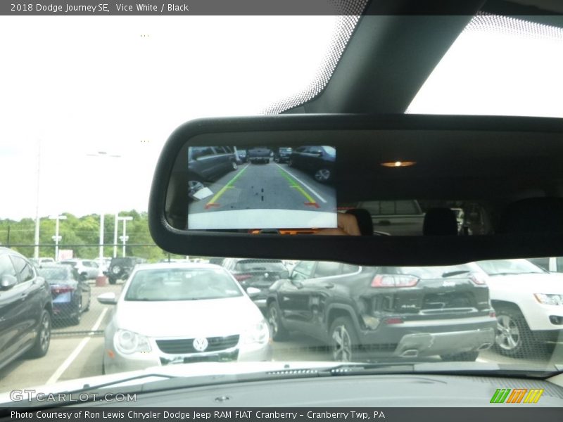 Vice White / Black 2018 Dodge Journey SE