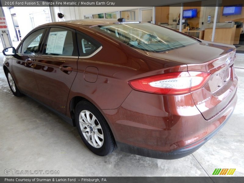 Bronze Fire Metallic / Medium Earth Gray 2016 Ford Fusion S