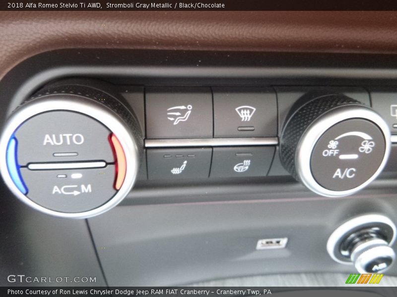 Stromboli Gray Metallic / Black/Chocolate 2018 Alfa Romeo Stelvio Ti AWD