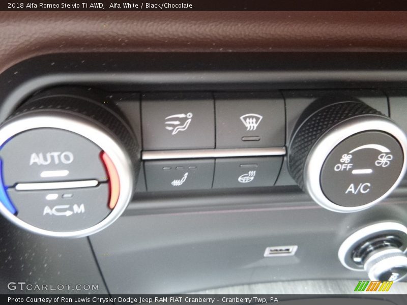 Alfa White / Black/Chocolate 2018 Alfa Romeo Stelvio Ti AWD