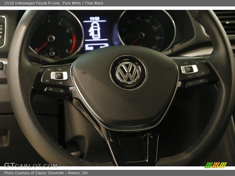 Pure White / Titan Black 2018 Volkswagen Passat R-Line
