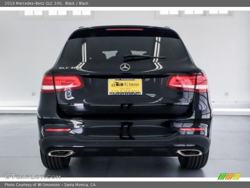 Black / Black 2019 Mercedes-Benz GLC 300