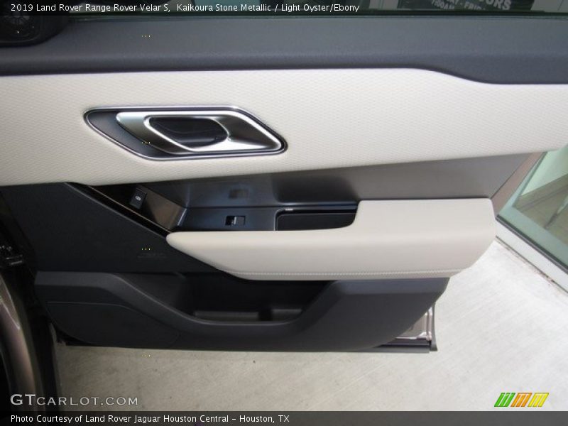 Door Panel of 2019 Range Rover Velar S