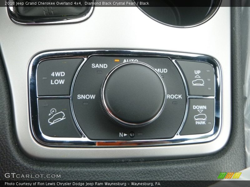 Diamond Black Crystal Pearl / Black 2018 Jeep Grand Cherokee Overland 4x4