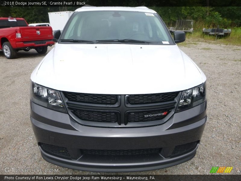 Granite Pearl / Black 2018 Dodge Journey SE