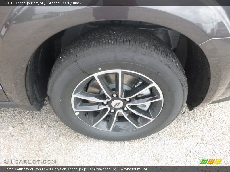 Granite Pearl / Black 2018 Dodge Journey SE