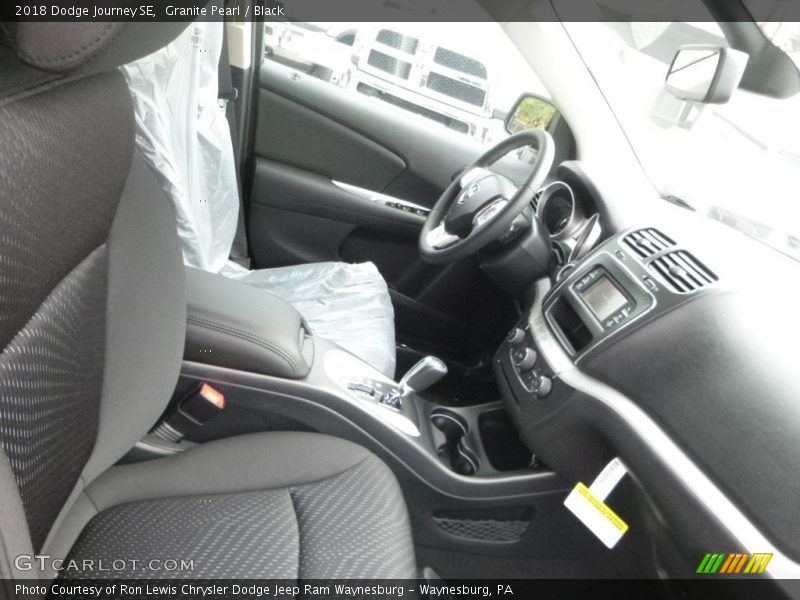 Granite Pearl / Black 2018 Dodge Journey SE