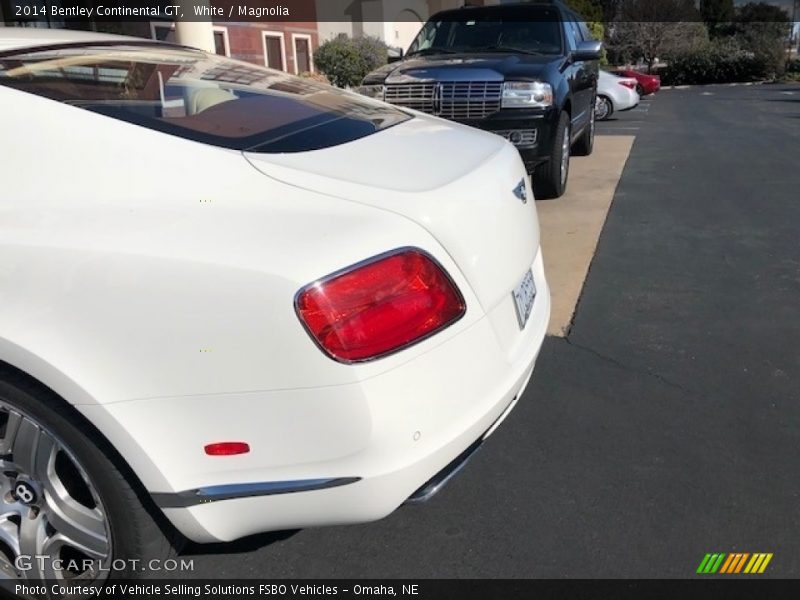 White / Magnolia 2014 Bentley Continental GT