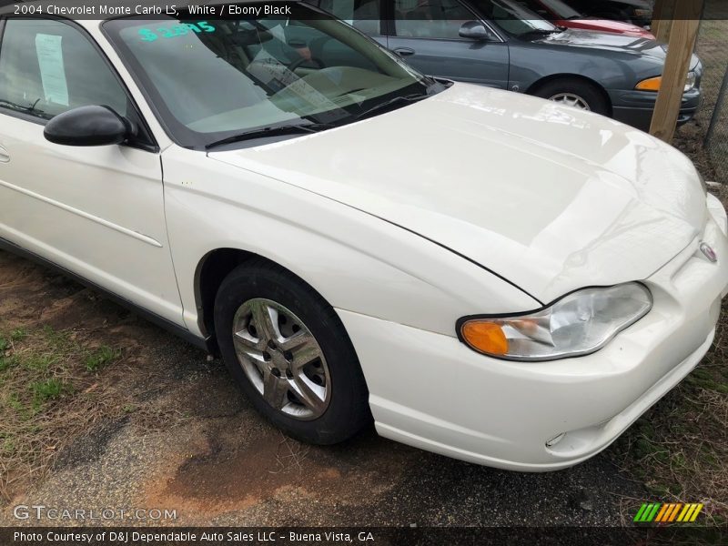 White / Ebony Black 2004 Chevrolet Monte Carlo LS