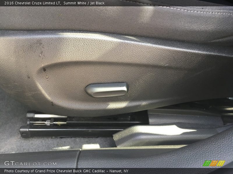 Summit White / Jet Black 2016 Chevrolet Cruze Limited LT