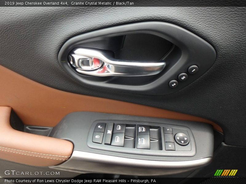 Granite Crystal Metallic / Black/Tan 2019 Jeep Cherokee Overland 4x4