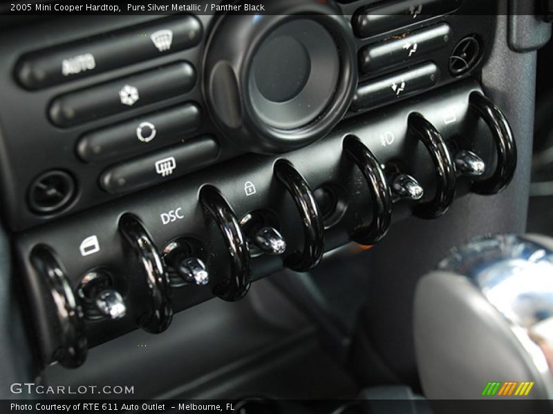 Pure Silver Metallic / Panther Black 2005 Mini Cooper Hardtop