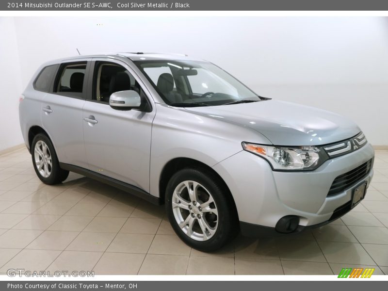 Cool Silver Metallic / Black 2014 Mitsubishi Outlander SE S-AWC