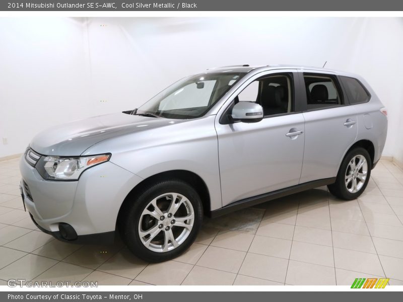 Cool Silver Metallic / Black 2014 Mitsubishi Outlander SE S-AWC