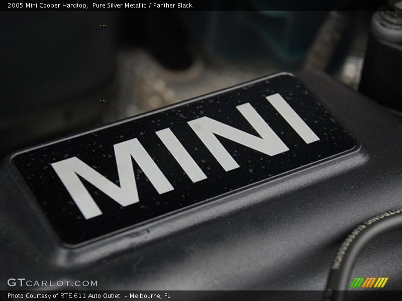 Pure Silver Metallic / Panther Black 2005 Mini Cooper Hardtop