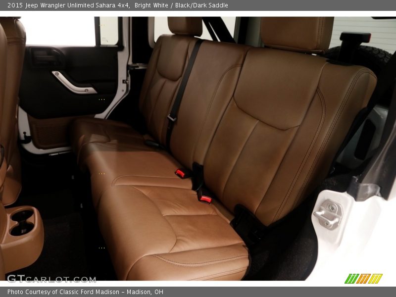Bright White / Black/Dark Saddle 2015 Jeep Wrangler Unlimited Sahara 4x4