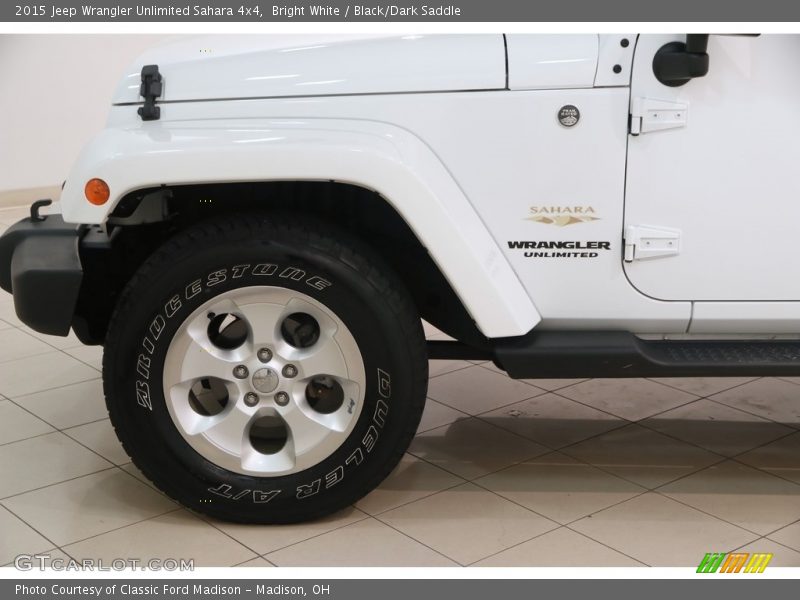 Bright White / Black/Dark Saddle 2015 Jeep Wrangler Unlimited Sahara 4x4