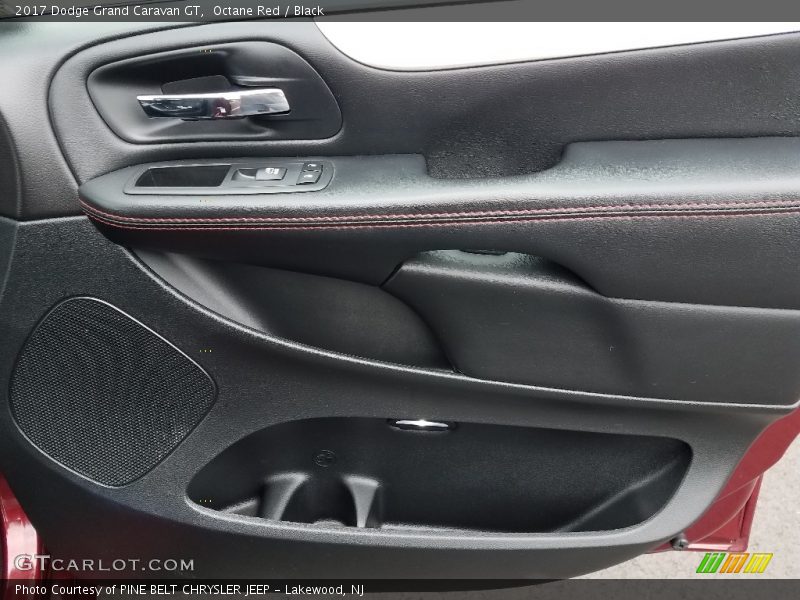 Octane Red / Black 2017 Dodge Grand Caravan GT