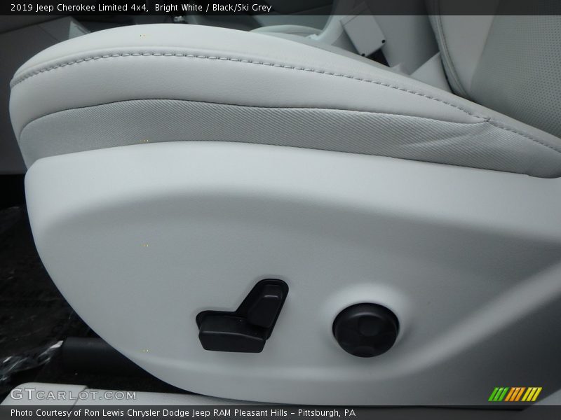 Bright White / Black/Ski Grey 2019 Jeep Cherokee Limited 4x4