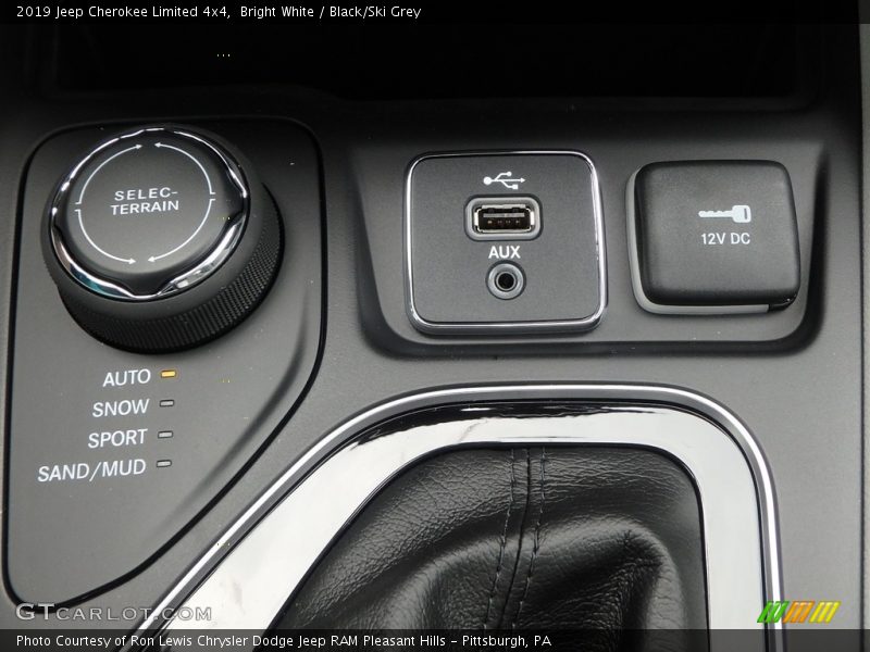 Bright White / Black/Ski Grey 2019 Jeep Cherokee Limited 4x4