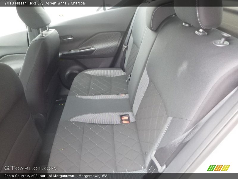 Aspen White / Charcoal 2018 Nissan Kicks SV