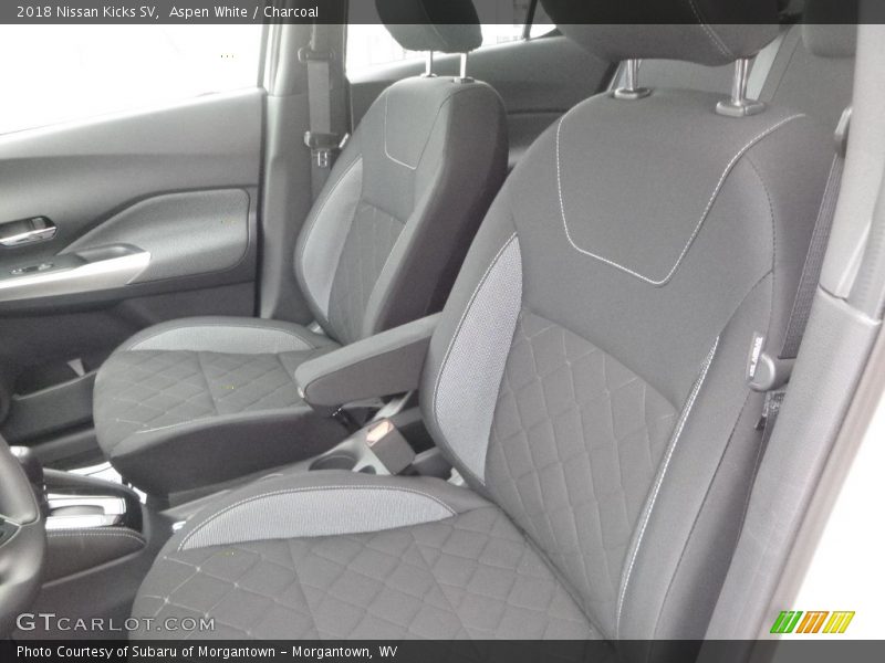 Aspen White / Charcoal 2018 Nissan Kicks SV