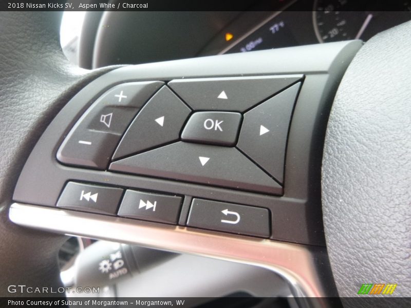 Aspen White / Charcoal 2018 Nissan Kicks SV