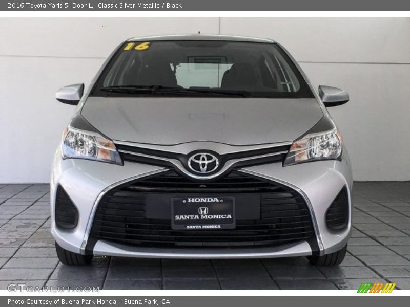 Classic Silver Metallic / Black 2016 Toyota Yaris 5-Door L