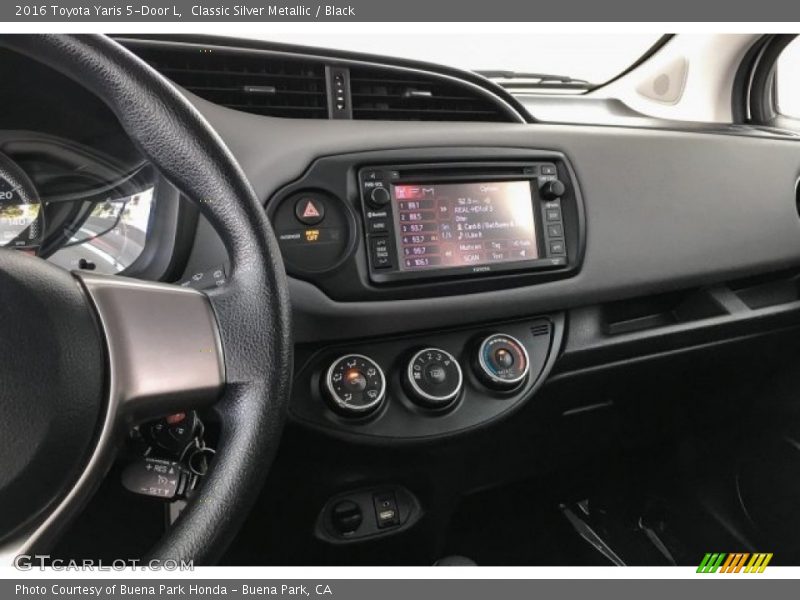 Classic Silver Metallic / Black 2016 Toyota Yaris 5-Door L