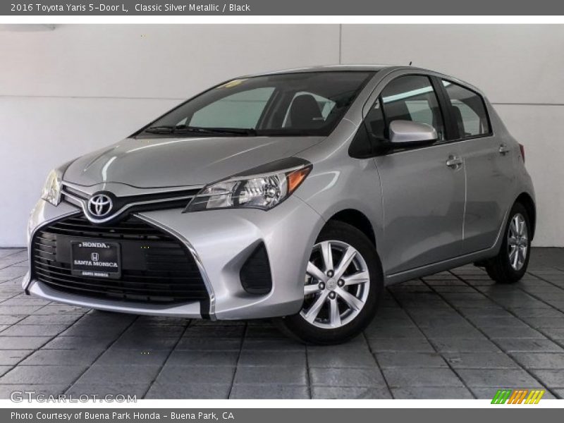 Classic Silver Metallic / Black 2016 Toyota Yaris 5-Door L