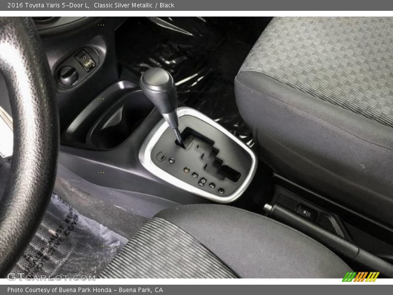 Classic Silver Metallic / Black 2016 Toyota Yaris 5-Door L